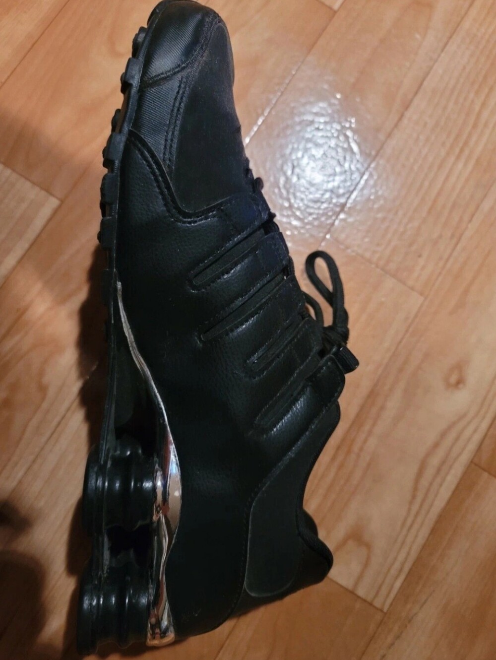Nike Shox NZ Premium Size 8                      536184-001